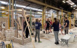 Van ICT-er naar metselaar: door de lessen van Ton Vugts